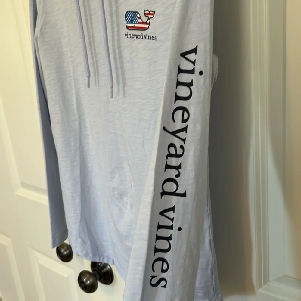 Vineyard vines flag whale shirt size XS long blue flag day hoodie Fourth of July - Picture 6 of 6